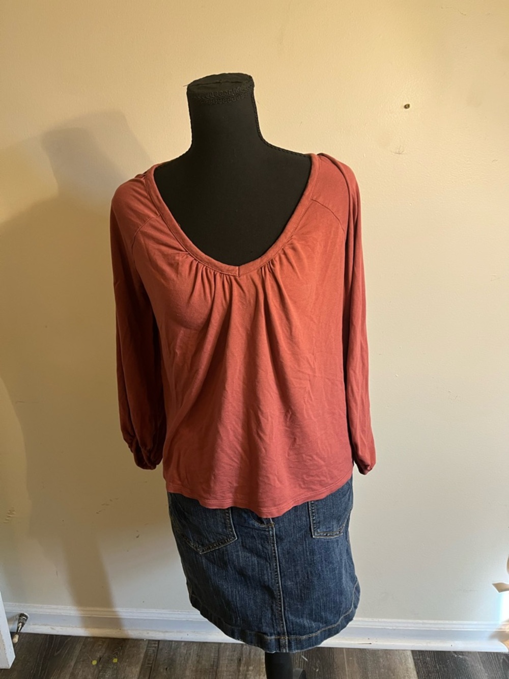 Old Navy Scoop Neck Long Sleeve Top in Dusty Rose